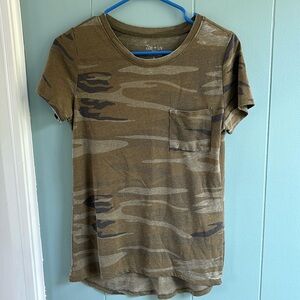 Zoe + Liv camo tee